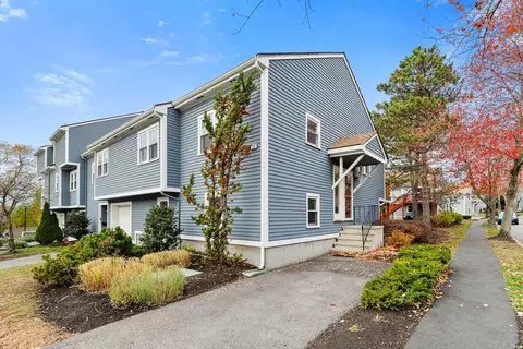2 Fletcher Way #34D, Salem, MA 01970