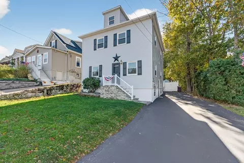 76 Main St, Acushnet, MA 02743