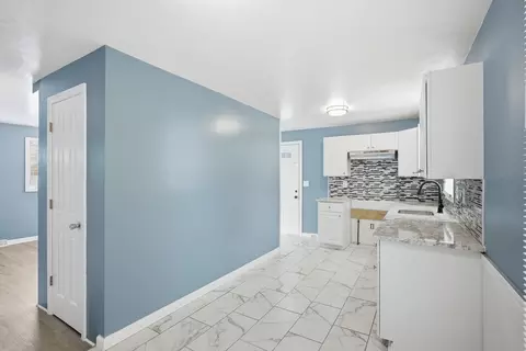 19 Emily St, Springfield, MA 01109 photo 12