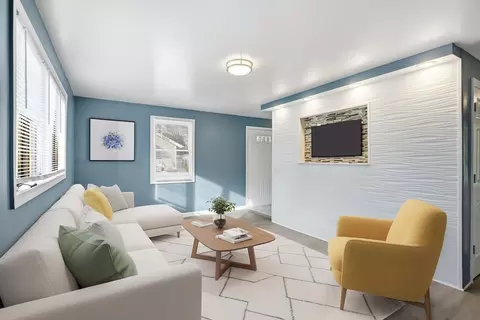 19 Emily St, Springfield, MA 01109