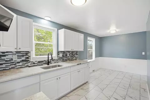 19 Emily St, Springfield, MA 01109 photo 11