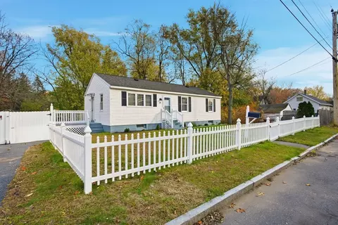 19 Emily St, Springfield, MA 01109 photo 5