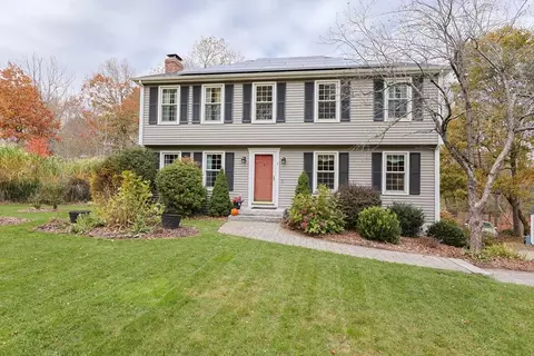 7 Hill St, Medway, MA 02053
