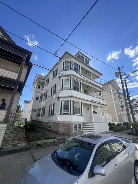 46 Sagamore St, New Bedford, MA 02740