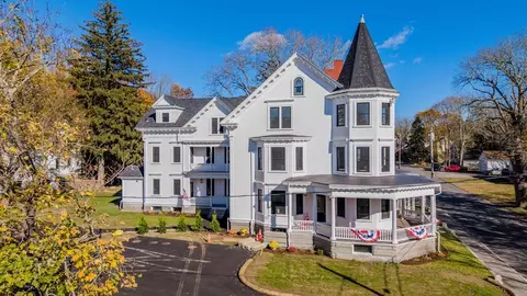 16 Water St #A, Freetown, MA 02702