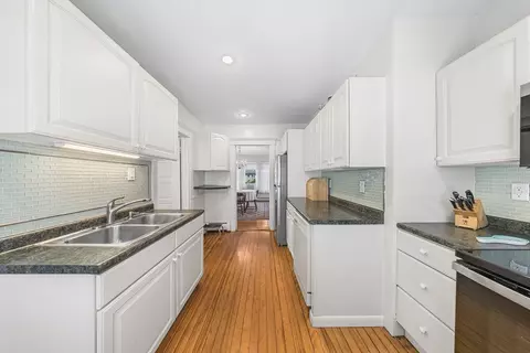 34 Monroe Ave, Worcester, MA 01602 photo 12