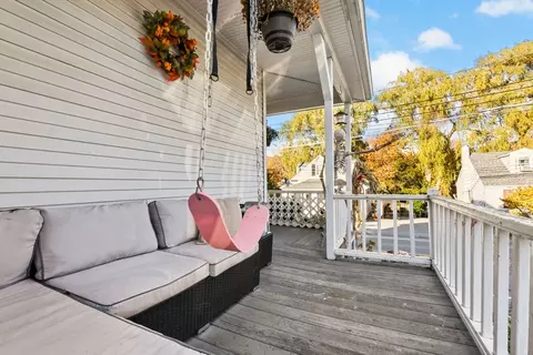 65 Poplar St, Gloucester, MA 01930 photo 3