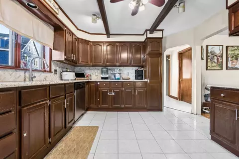 65 Poplar St, Gloucester, MA 01930 photo 9