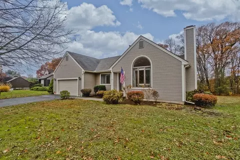 36 Cottonwood Ln, Agawam, MA 01001