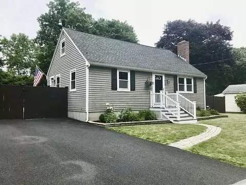 519 Maple St, Danvers, MA 01923 photo 2