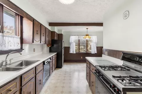 Kitchen - 37 Greenhalge Ave, Everett, MA 02149 photo 6 of 7