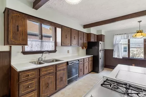 Kitchen - 37 Greenhalge Ave, Everett, MA 02149 photo 5 of 7