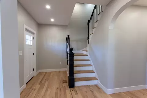 75 Sycamore St, Everett, MA 02149 photo 3