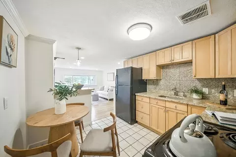 2 Lagrange St #4A, Boston, MA 02132