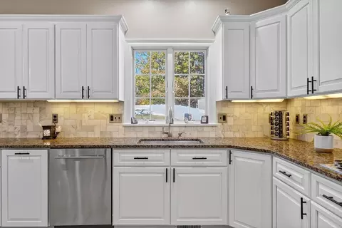 6 Colby Rd, Danvers, MA 01923 photo 8
