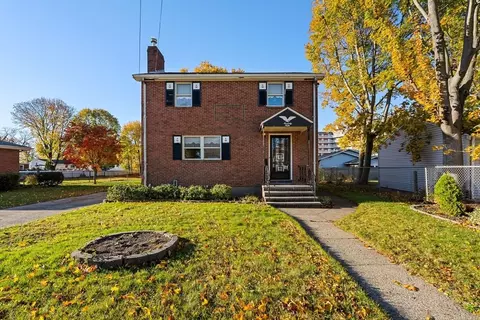 79 Bicknell St, Quincy, MA 02169