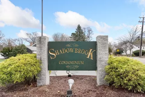 14 Shadowbrook Ln #30, Milford, MA 01757