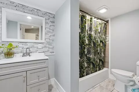 Bath - 53 James St, Worcester, MA 01603 photo 2 of 4