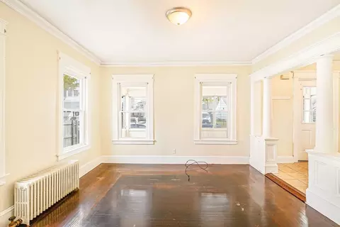 Living - 18 Sycamore St, Springfield, MA 01109 photo 2 of 5