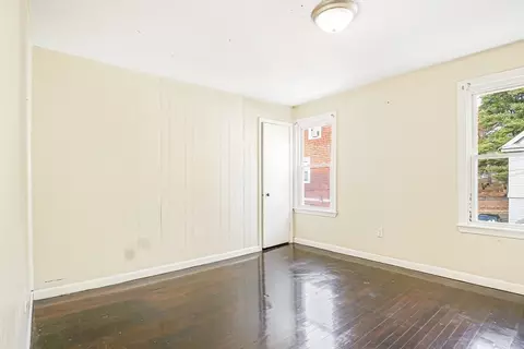 Bedroom - 18 Sycamore St, Springfield, MA 01109 photo 3 of 4