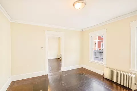Living - 18 Sycamore St, Springfield, MA 01109 photo 4 of 5