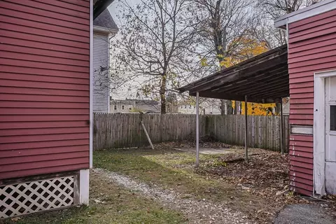 Exterior - 18 Sycamore St, Springfield, MA 01109 photo 4 of 5