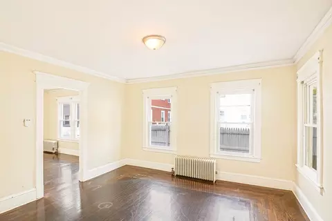 Living - 18 Sycamore St, Springfield, MA 01109 photo 5 of 5