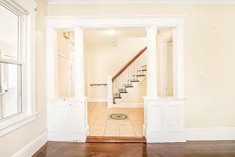 Entry Way - 18 Sycamore St, Springfield, MA 01109 photo 2 of 2