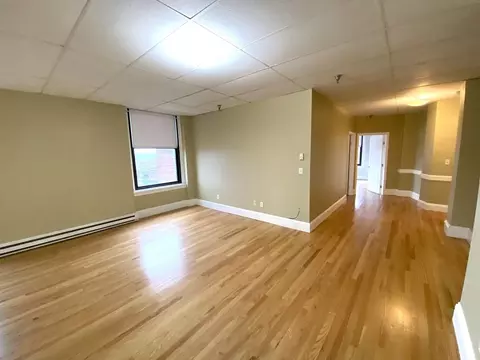 11 Lawrence St #606, Lawrence, MA 01840