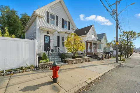 22 Spring St, Everett, MA 02149 photo 2