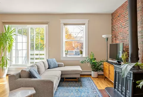 30 Bigelow St #B, Cambridge, MA 02139