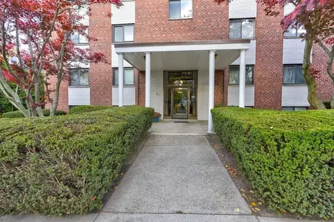 100 Grandview Ave #11A, Quincy, MA 02170