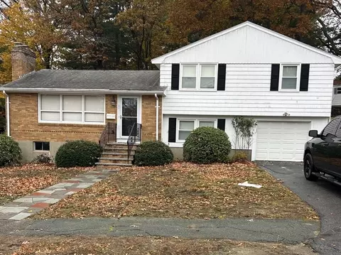 21 Athens Dr, Saugus, MA 01906