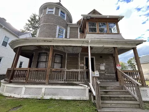 309 Walnut St, Holyoke, MA 01040