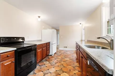 30 Amherst Rd, Marblehead, MA 01945 photo 14