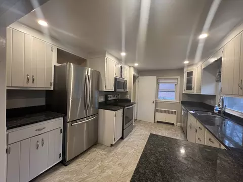 100 North Ave, Rockland, MA 02370