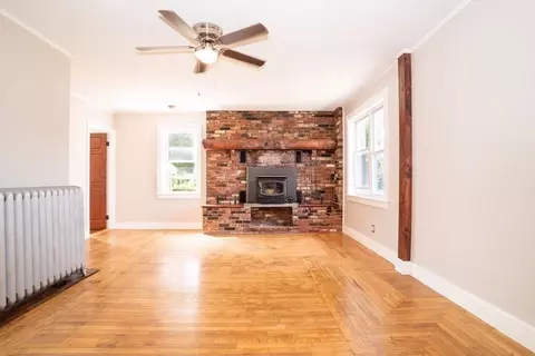 37 Wing Ln, Acushnet, MA 02743 photo 4