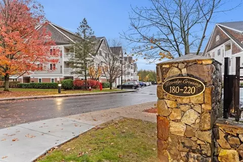 180 Chickering Rd #310C, North Andover, MA 01845