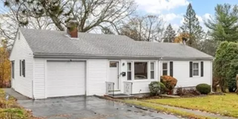14 Mary Ann Dr, Worcester, MA 01606