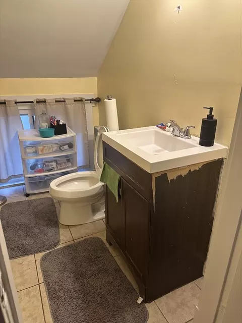 48 E St, Lowell, MA 01851 photo 3