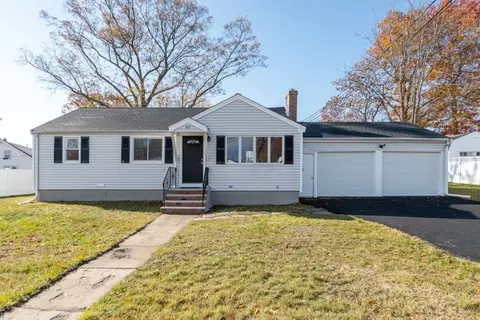 49 Duren Ave, Woburn, MA 01801