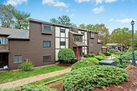 66 Highwood Dr #66, Franklin, MA 02038