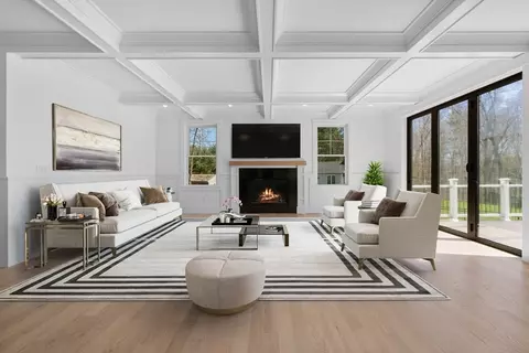 12 Sanders Ln, Bolton, MA 01740
