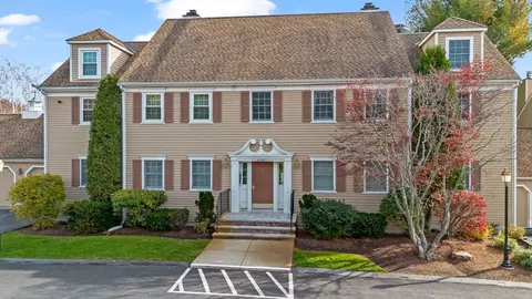27 Weatherly Dr #27, Salem, MA 01970