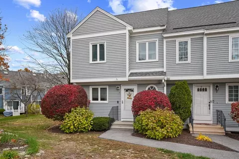 11 Merrimack Dr #121, Merrimack, NH 03054