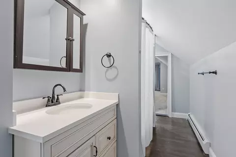 Bath - 35 High St #3D, Danvers, MA 01923 photo 1 of 2