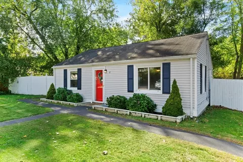 12 Hillcrest Rd, Tewksbury, MA 01876
