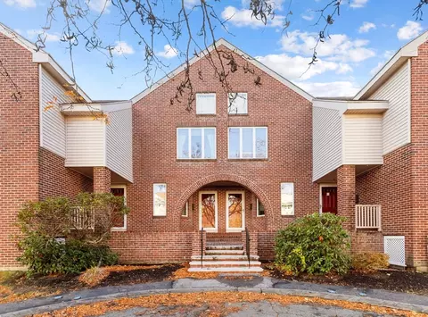 6 Mayfair Ct #6, Ipswich, MA 01938