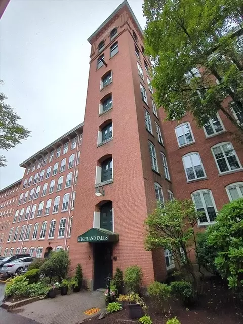 2 School #311, Lincoln, RI 02865