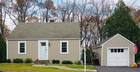 21 Highland Park Rd, Rutland, MA 01543